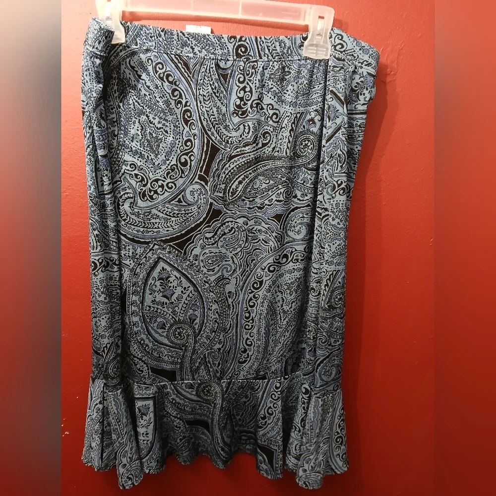 Jaclyn Smith A-Line Skirt in Blue and Black Paisley